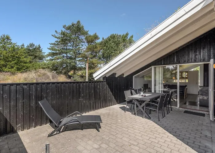 Hébergement de vacances Thera - 2-8km From The Sea By Interhome *